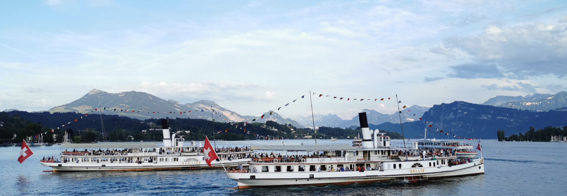 On august 1, the paddle steamer Gallia and Schiller are also out on Lake Lucerne in the evening.